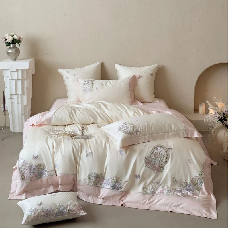 Luxuriöses floral besticktes Baumwollsatin-Bettwäsche-Set mit Volant und Zierkissen Karnz