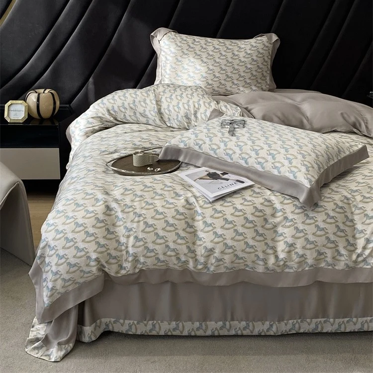 Luxuriöse Satin-Bettwäsche-Garnitur mit geometrischem Jacquardmuster und Satinbesatz Karnz