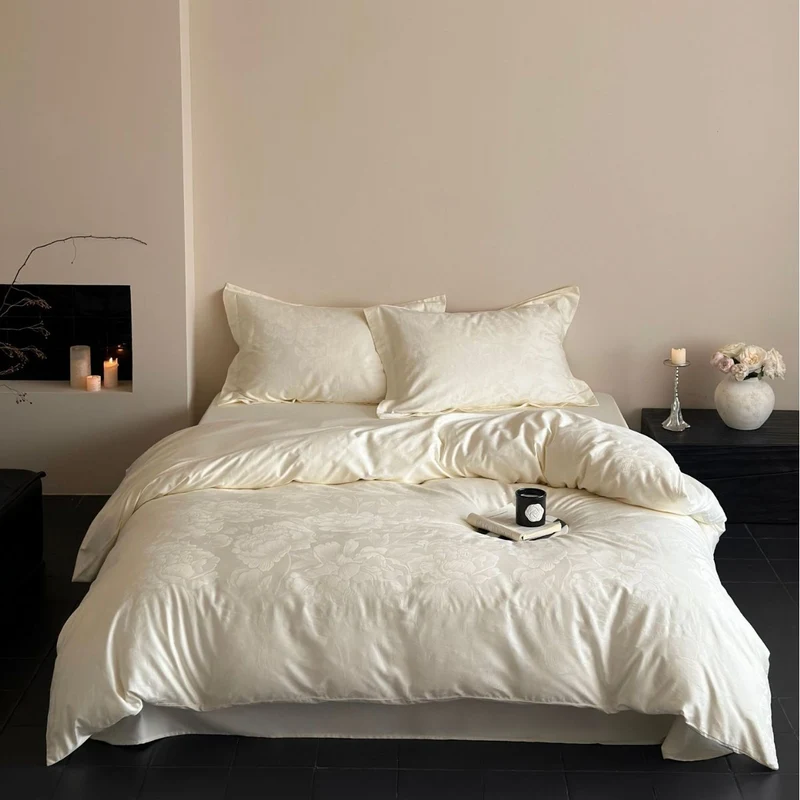 Jacquard-Bettwäsche-Set aus Baumwoll-Satin mit floraler Reliefstruktur Karnz