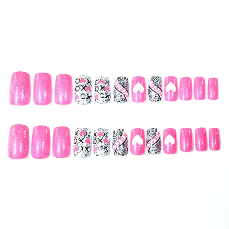 Verspieltes dekoratives Nagelkunst-Set Karnz