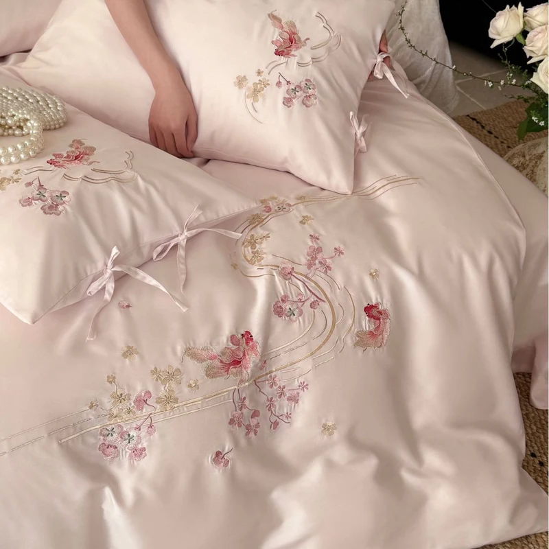 Besticktes Satin-Bettwäsche-Set mit Schleifenbändern und zarter Blumenstickerei Karnz