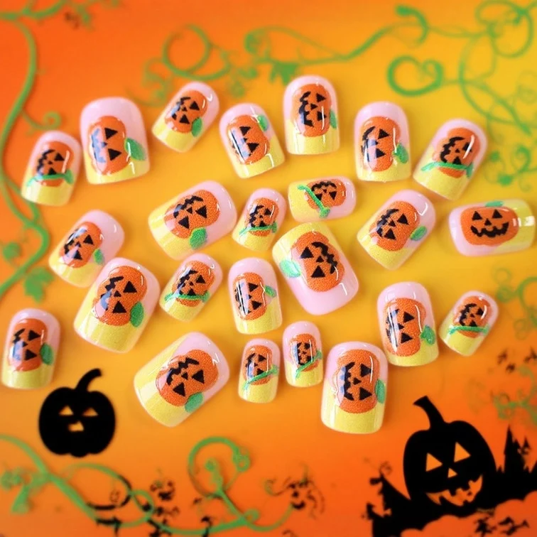 Verspielte Halloween-Kürbis-Nagelkunst Karnz