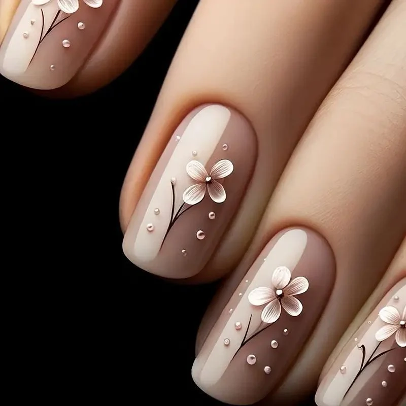 Lebendige florale Nagelkunst-Verbesserungen Karnz