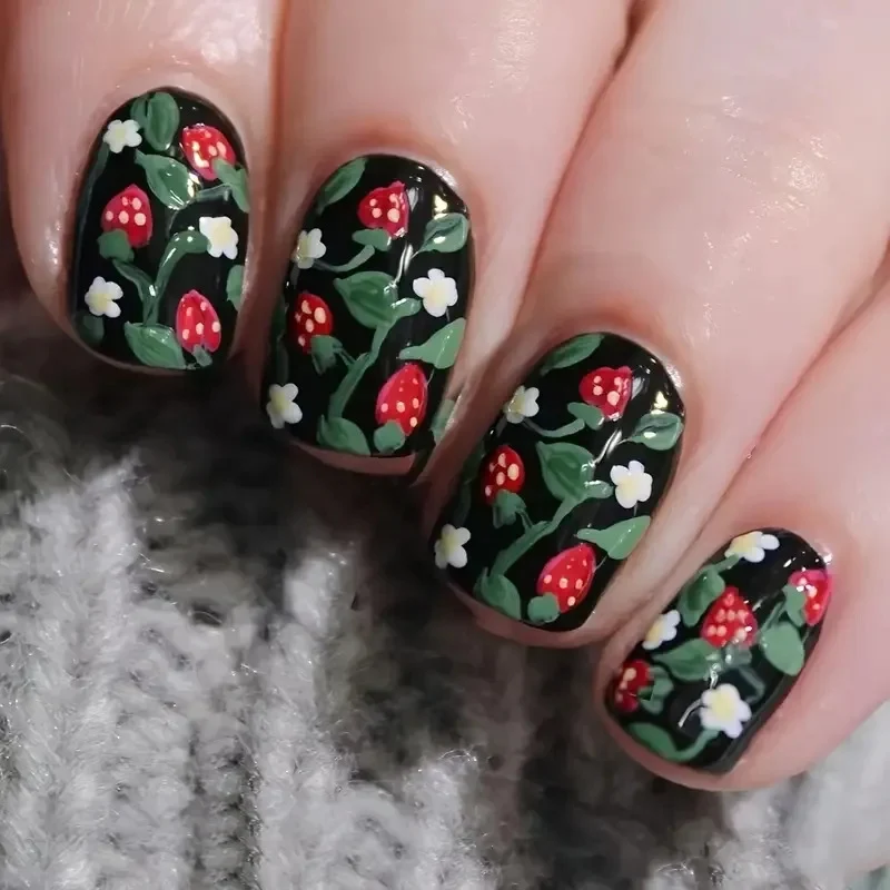 Lebendige florale Nagelkunst-Verbesserungen Karnz
