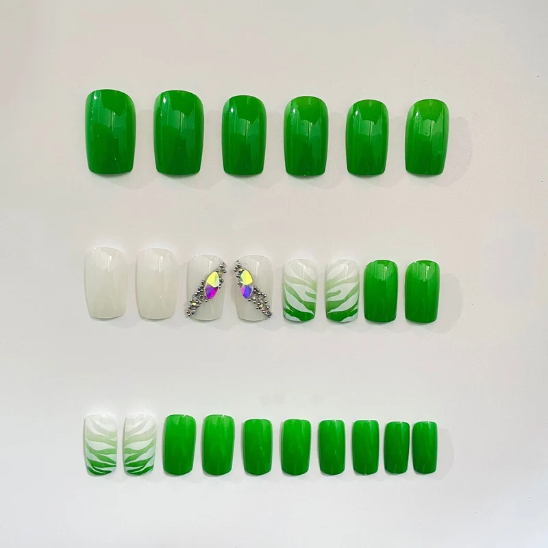 Vibrante Tierdruck Nagelkunst Verbesserungen Karnz