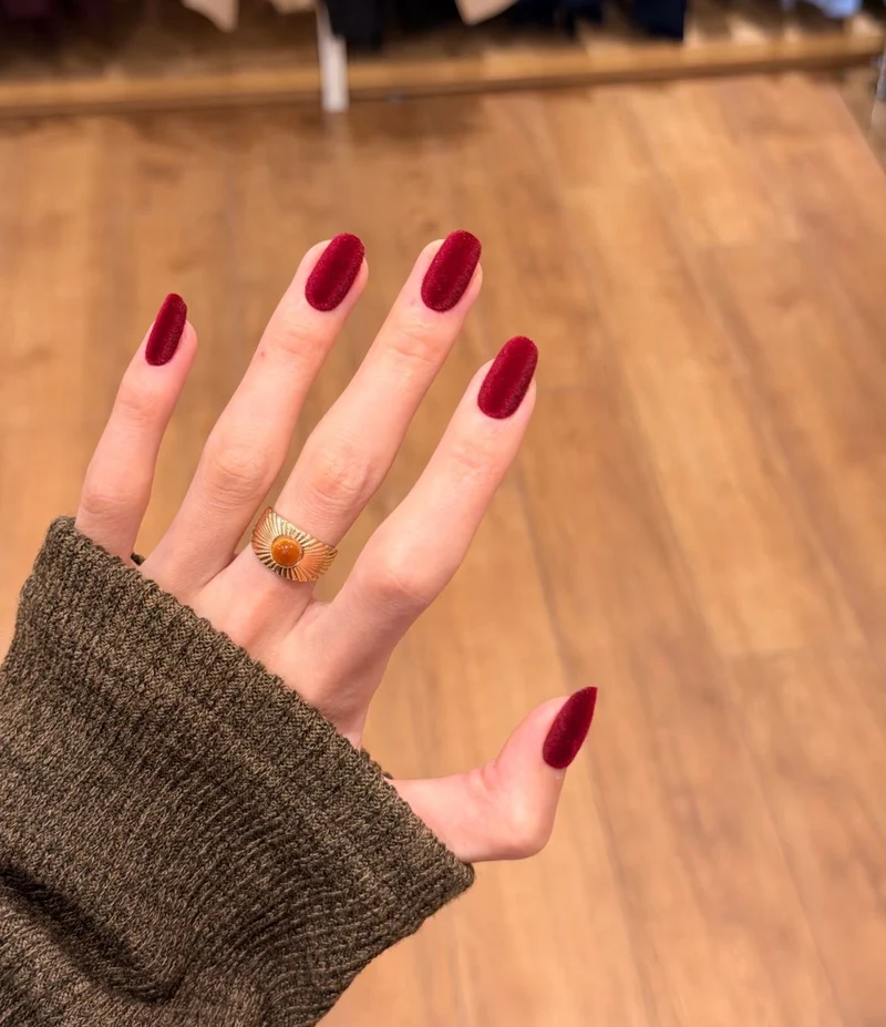 Samt-Nagelkunst-Verstärkungen Karnz