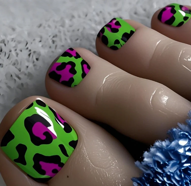 Trendige Leopardenprint Nagelkunst Karnz