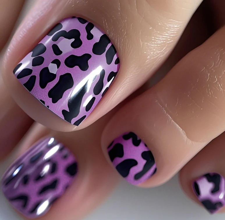 Trendige Leopardenprint Nagelkunst Karnz