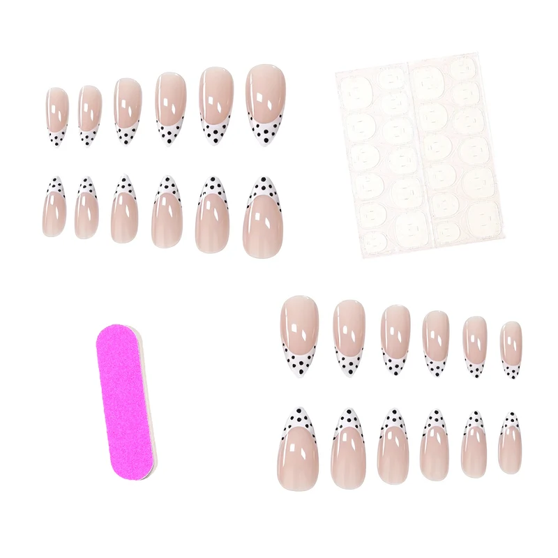 Trendige French Tip Nagelkunst Karnz