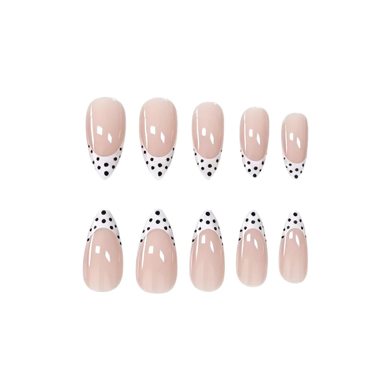 Trendige French Tip Nagelkunst Karnz