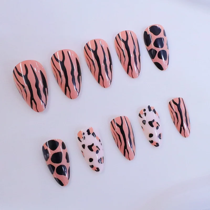 Trendige Tierdruck Nagelkunst Set Karnz
