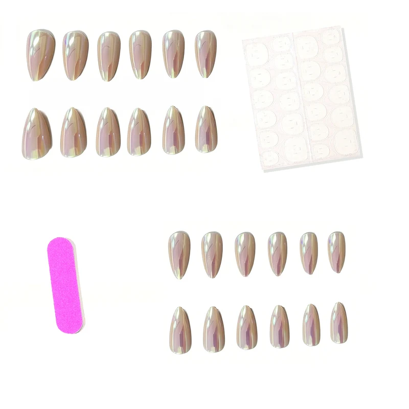 Stylische Stiletto-Nagelkunst-Erweiterungen Karnz