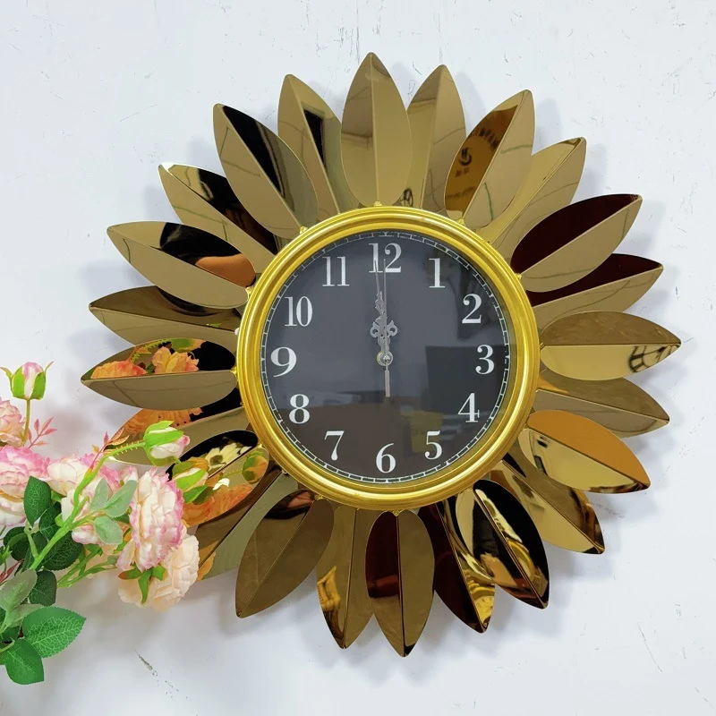 Sonnenstrahl Dekorative Wanduhr mit Blattmotiv Karnz