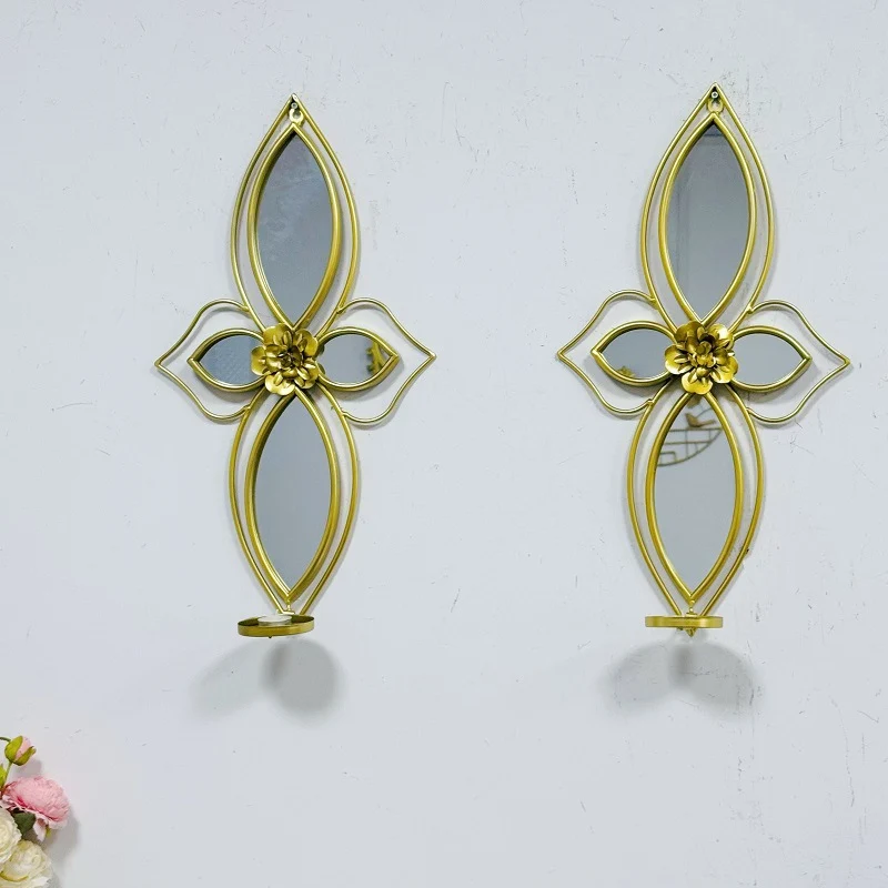 Eleganter Blumen-Wandspiegel mit dekorativem Metalldesign Karnz