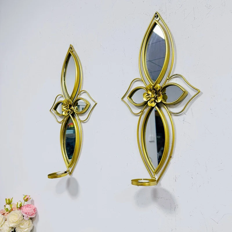 Eleganter Blumen-Wandspiegel mit dekorativem Metalldesign Karnz