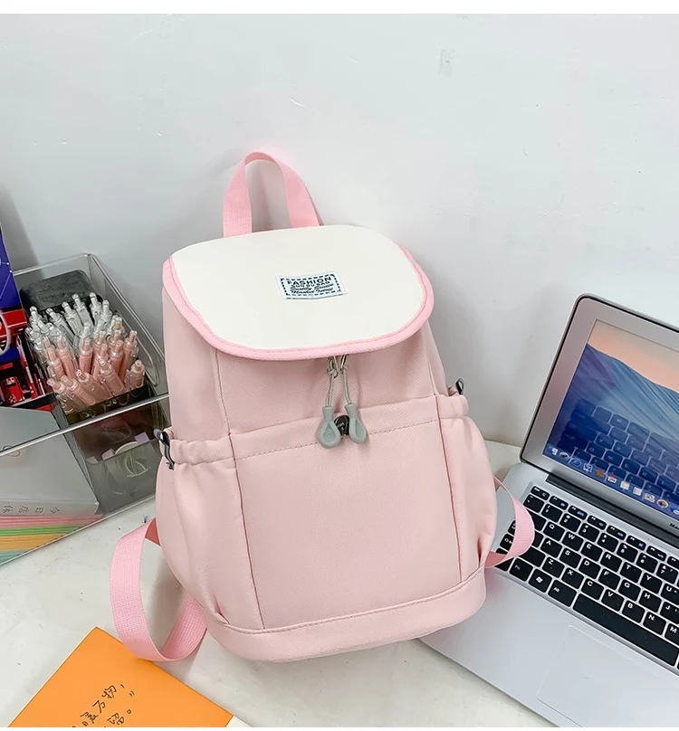 Stylischer Reise-Rucksack mit mehreren Taschen Karnz