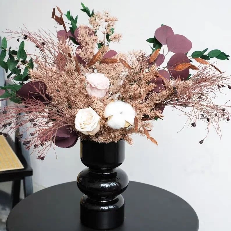 Elegante dekorative Blumenstrauß für das Zuhause