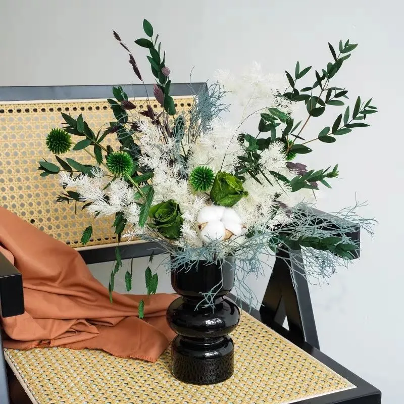 Elegante dekorative Blumenstrauß für das Zuhause
