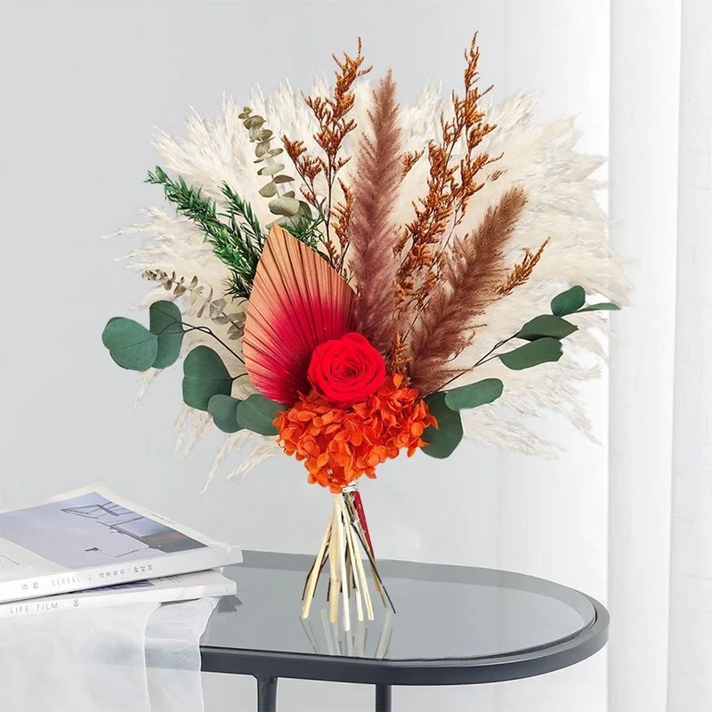 Elegante getrocknete Blumenarrangement Tischdekoration