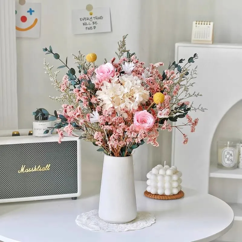 Elegante Getrocknete Blumenmitteltafel