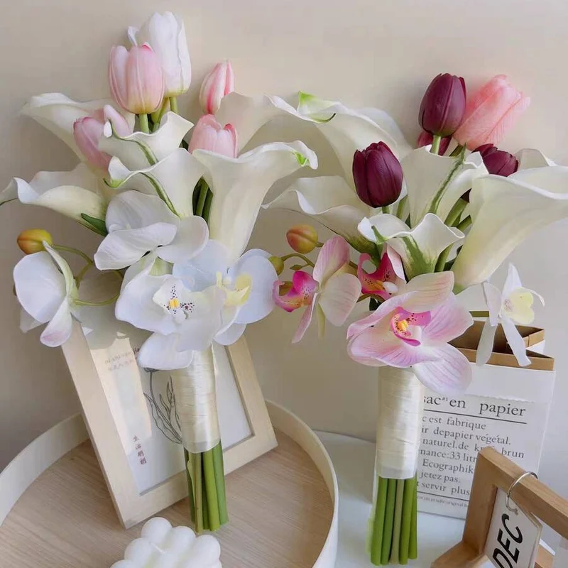 Eleganter künstlicher Blumenstrauß mit gemischten Blüten