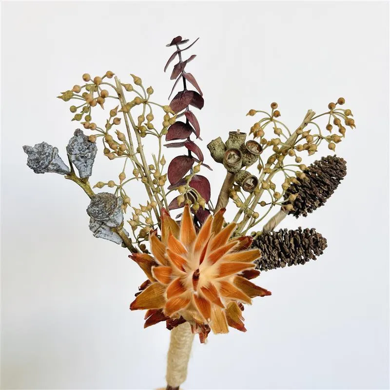 Getrocknete botanische Blumenarrangement
