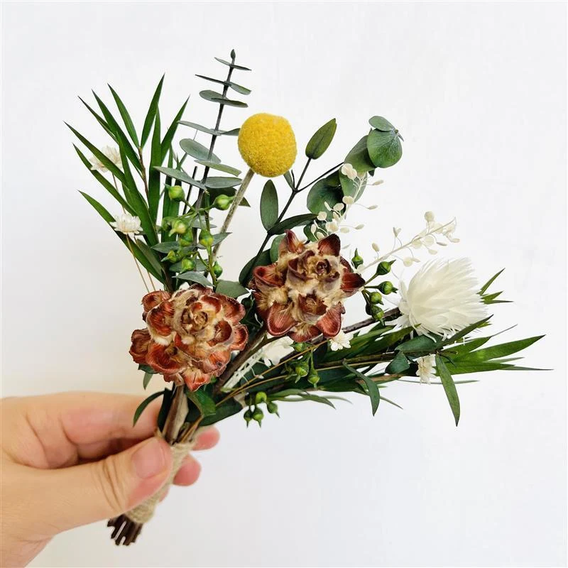 Getrocknete botanische Blumenarrangement