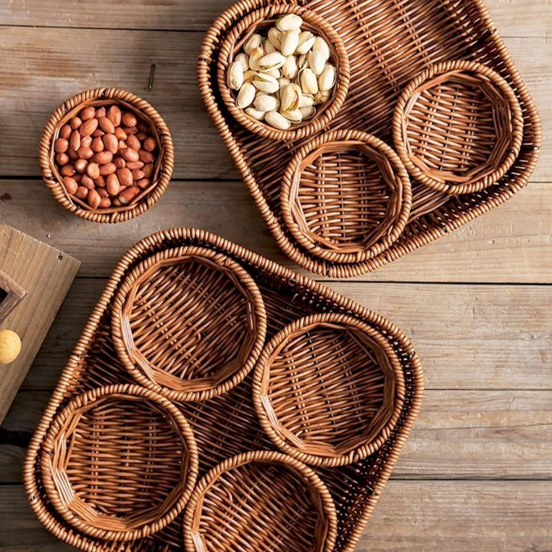 Dekorativer Rattan Servier Karnz