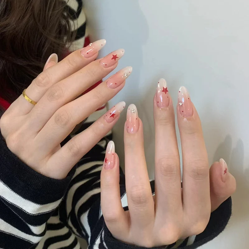 Glänzendes dekoratives Press-On-Nagelset Karnz