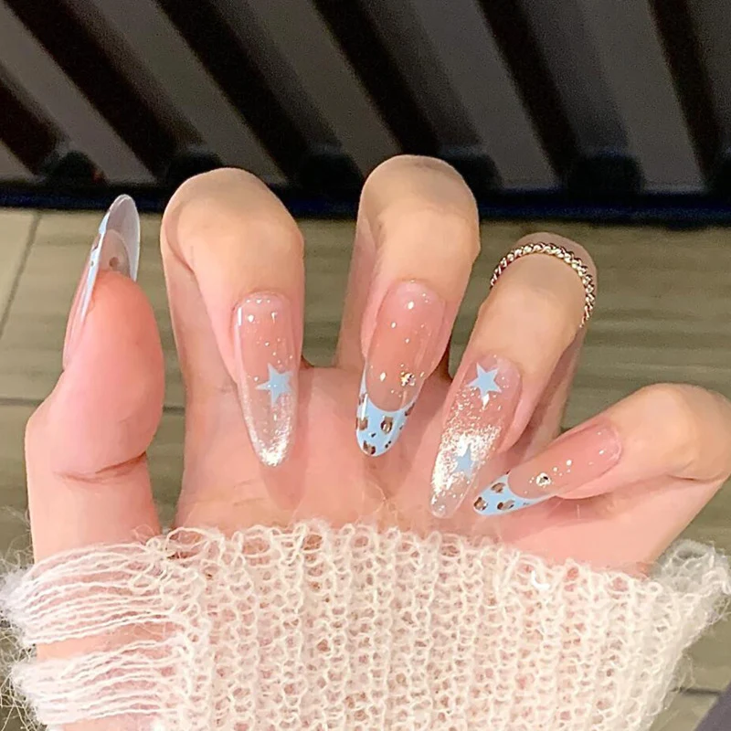 Glänzendes dekoratives Press-On-Nagelset Karnz
