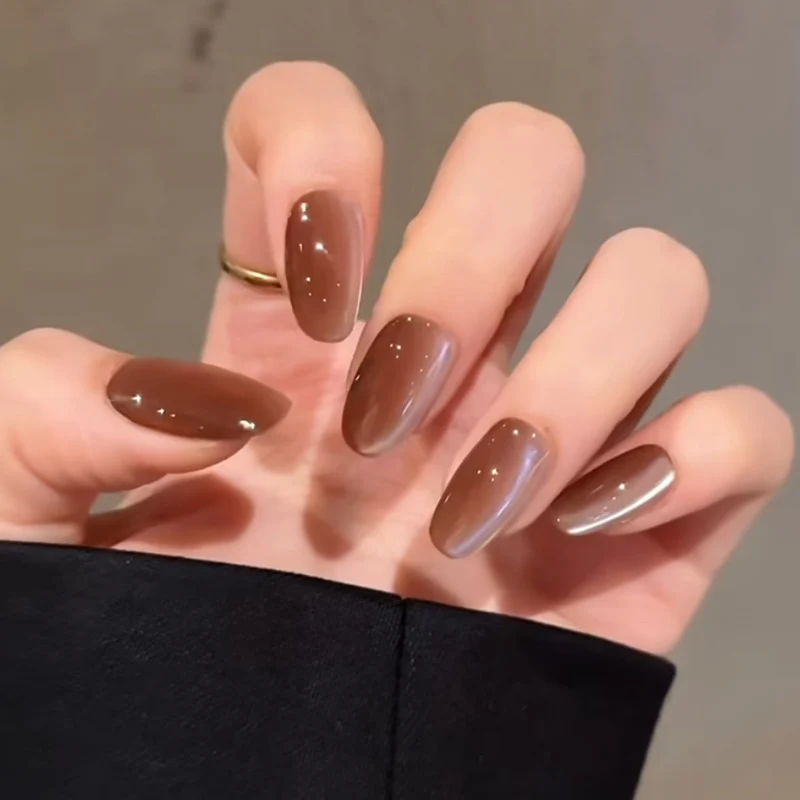 Glänzendes dekoratives Press-On-Nagelset Karnz