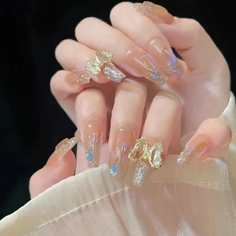 Glamouröse Stiletto Press-On Nägel mit Kristallakzenten Karnz