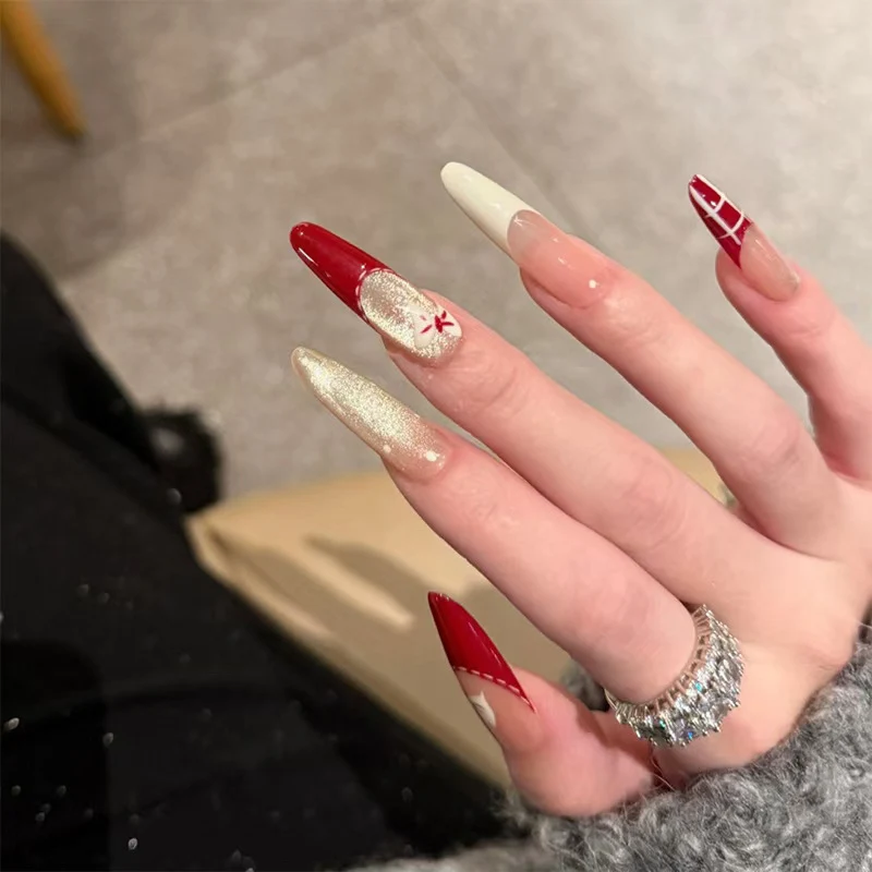 Glamouröses Press-On Nagelkunst-Set mit stylishen Edelstein-Akzenten Karnz