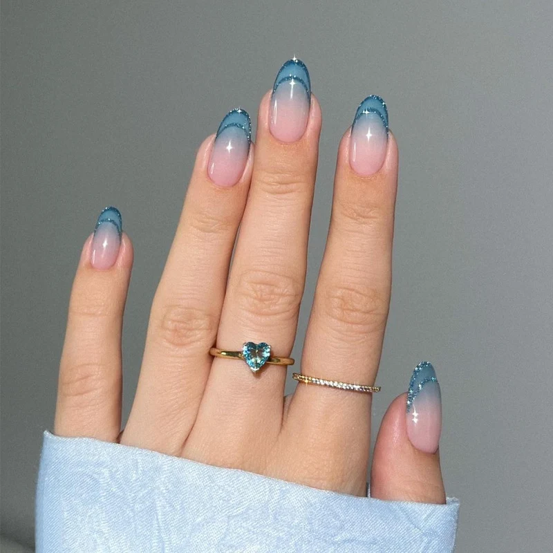 Glamouröse Glitzer-Stiletto Press-On Nägel Karnz
