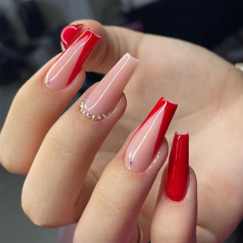 Glamouröse Glitzer-Stiletto Press-On Nägel Karnz