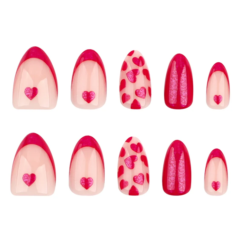 Kunstvolle Coole Nagelkunst mit Herzen Karnz