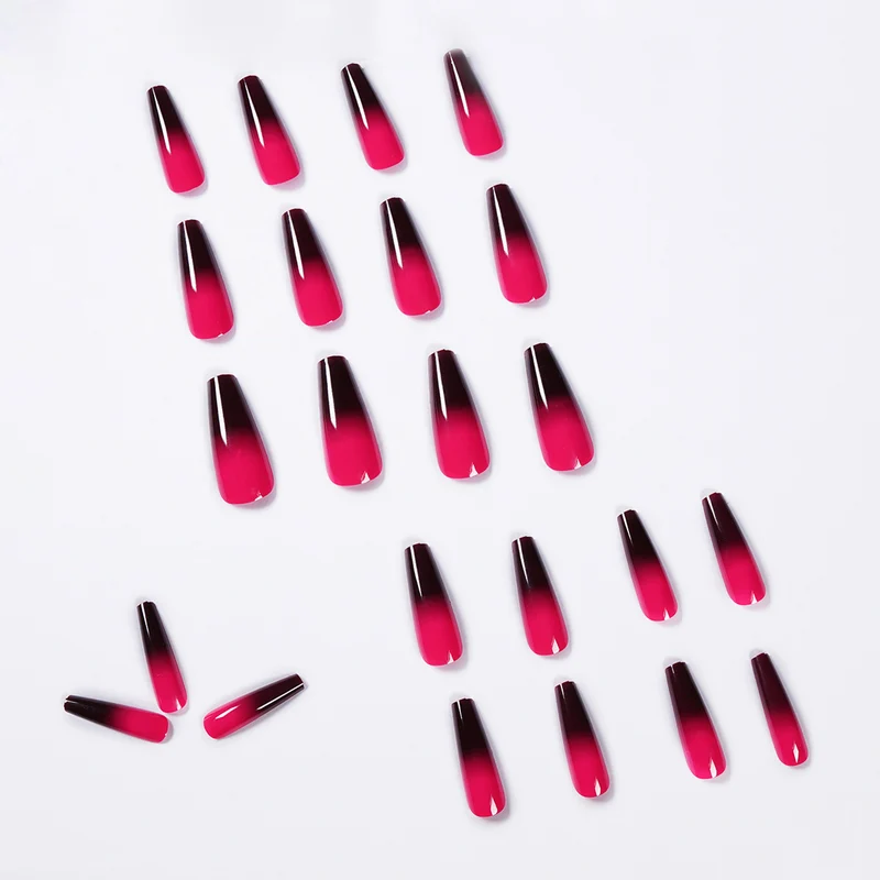 Künstliche Nagelverlängerungen mit Ombre-Effekt Karnz
