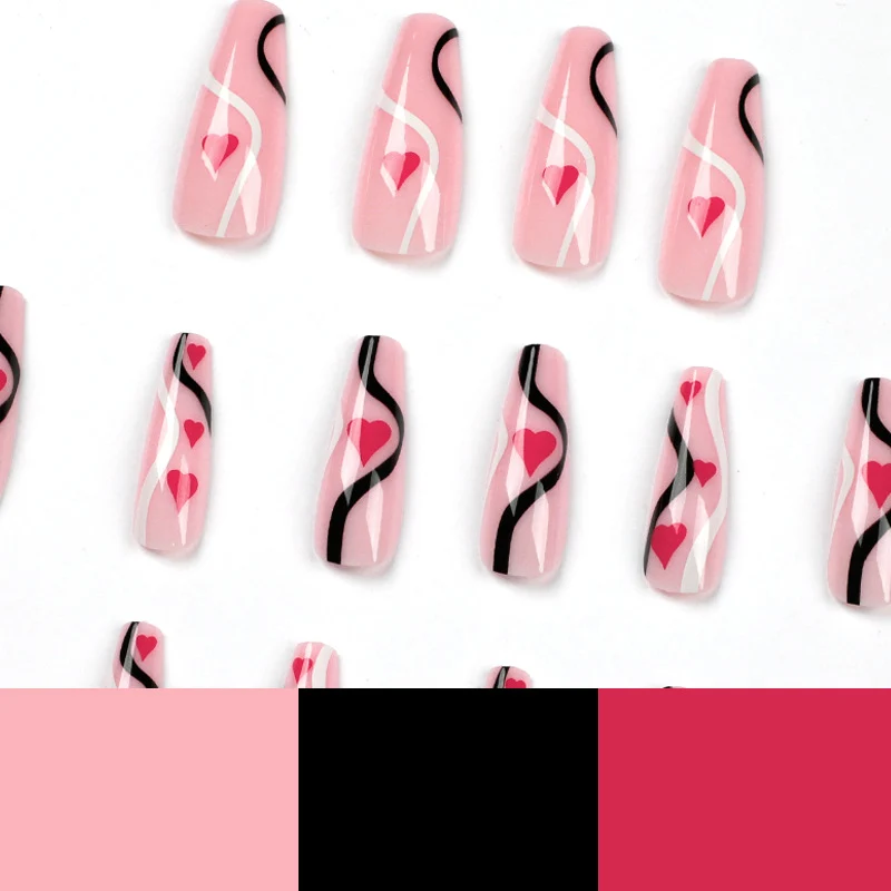 Künstliche Nagelverlängerungen mit Herzen-Design Karnz