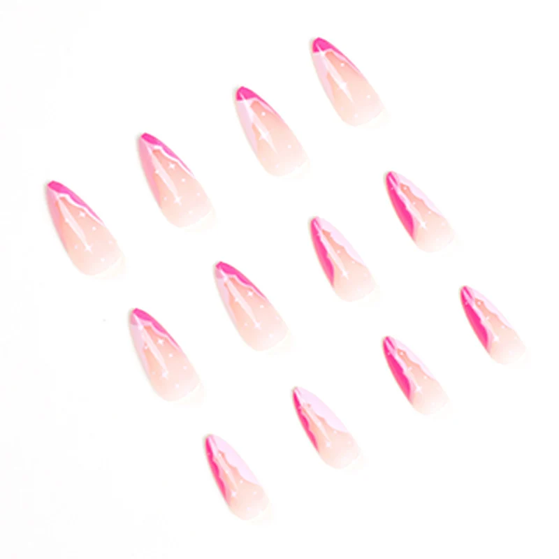 Künstliche Nagelverlängerungen mit elegantem Glitzerakzent Karnz