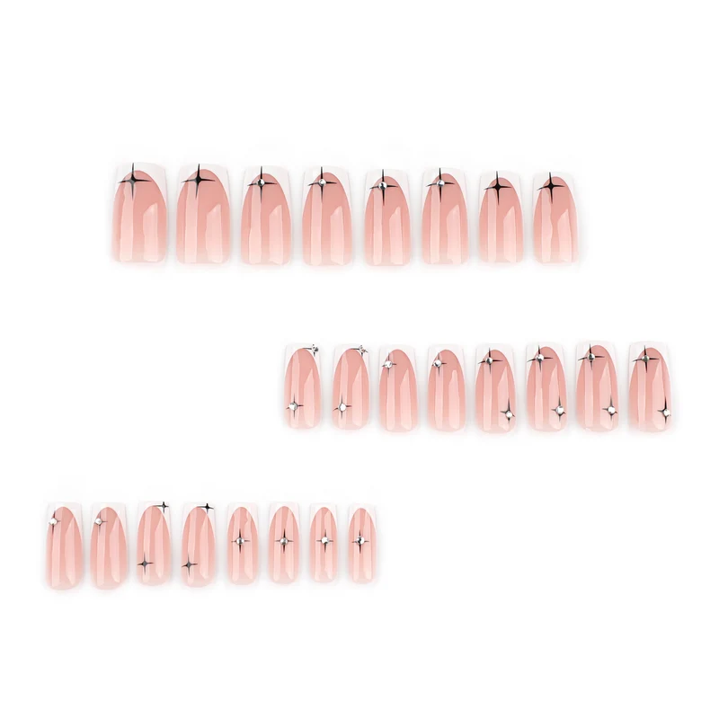 Künstliche Nagelverlängerungen mit elegantem French-Tip und Glitzerakzenten Karnz