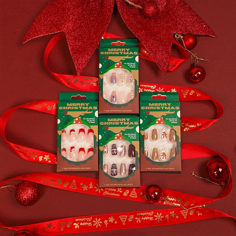 Künstliche Nagelverlängerungen im festlichen Weihnachtsdesign Karnz