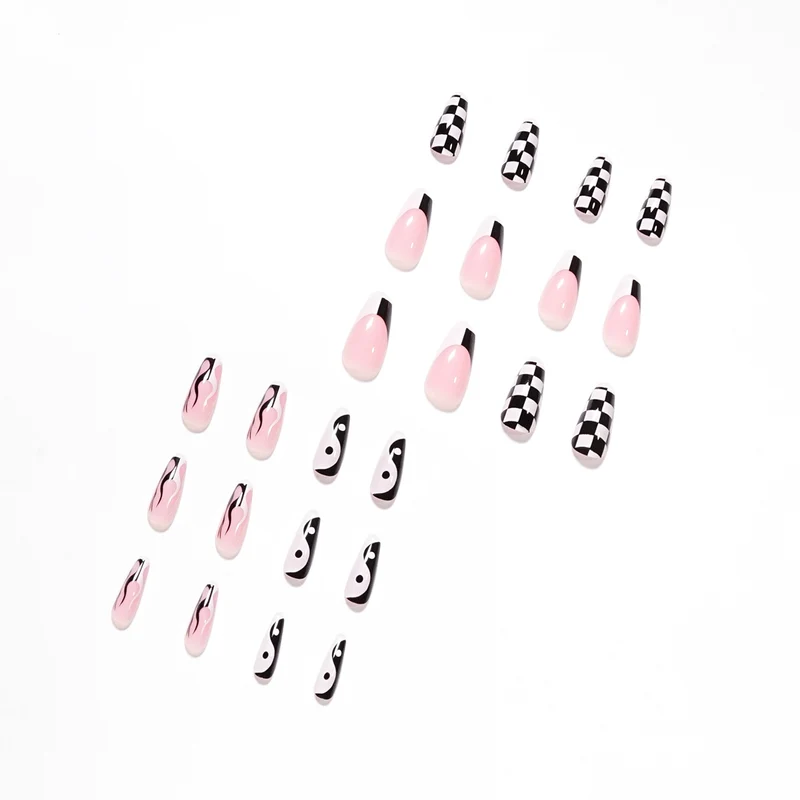 Künstliche Nagelkunst mit modernem grafischen Design Karnz