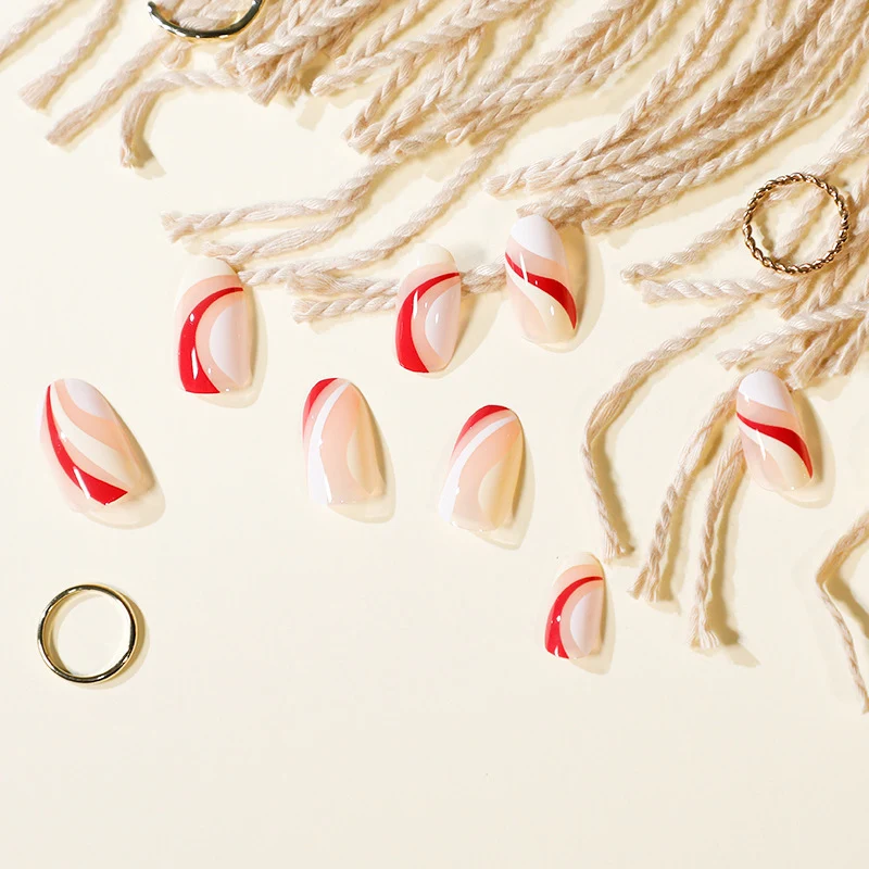 Künstliche Nagelkunst mit modernem Design Karnz