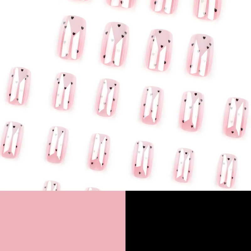 Künstliche Nagelkunst mit Herzen-Design Karnz