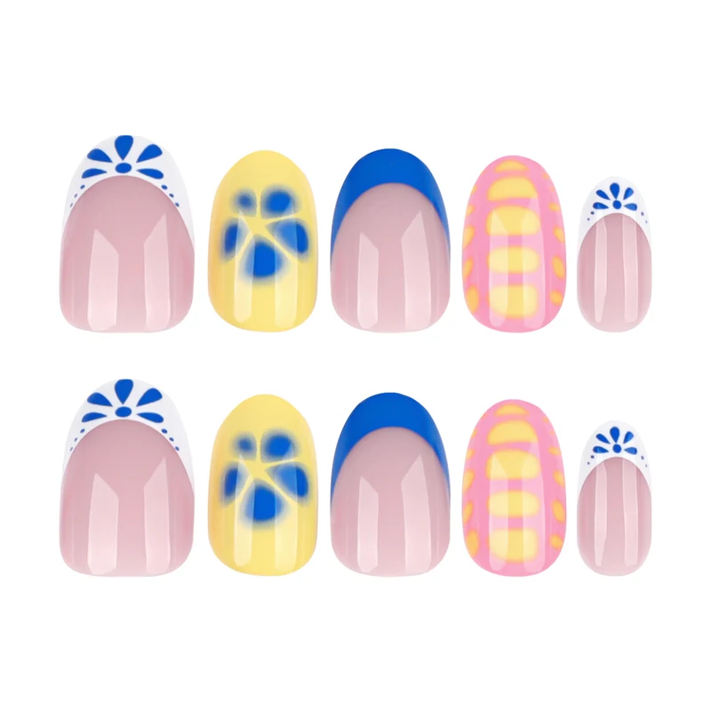 Künstliche Nagelkunst mit buntem Sommerdesign Karnz
