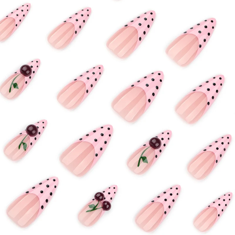 Künstliche Nagelkunst im fröhlichen Kirsch-Design Karnz