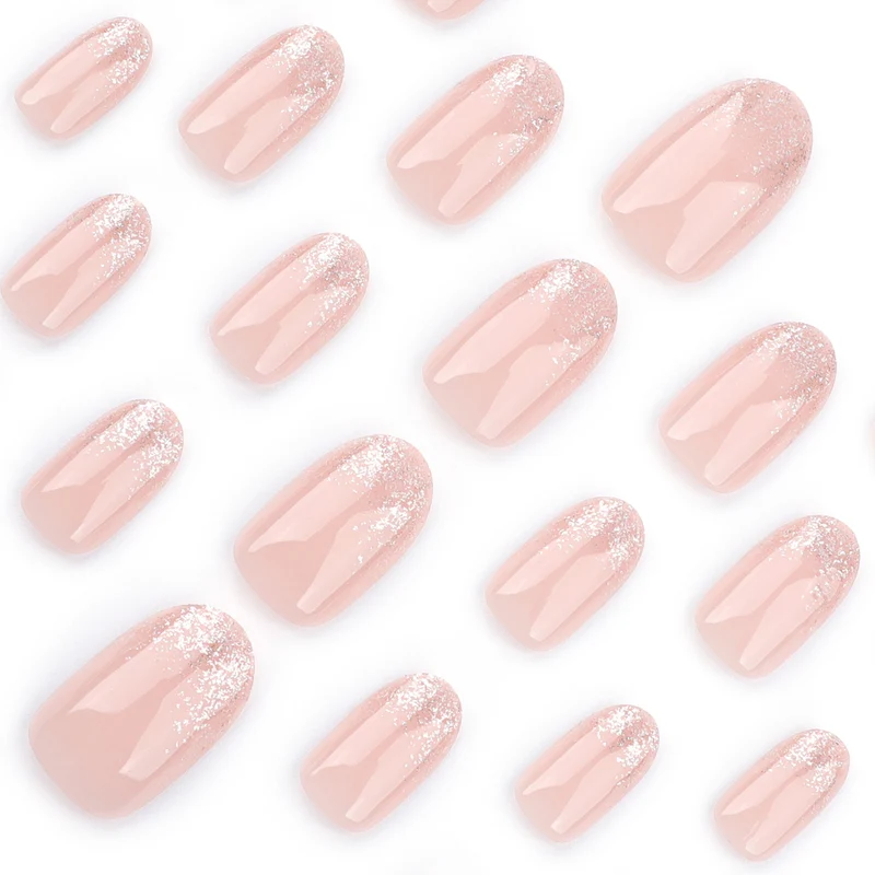 Glitzernde Nagelverlängerungen mit elegantem Farbverlauf Karnz