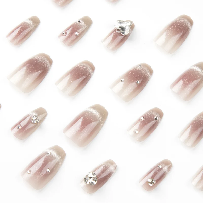 Glitzernde Nagelkunst Karnz