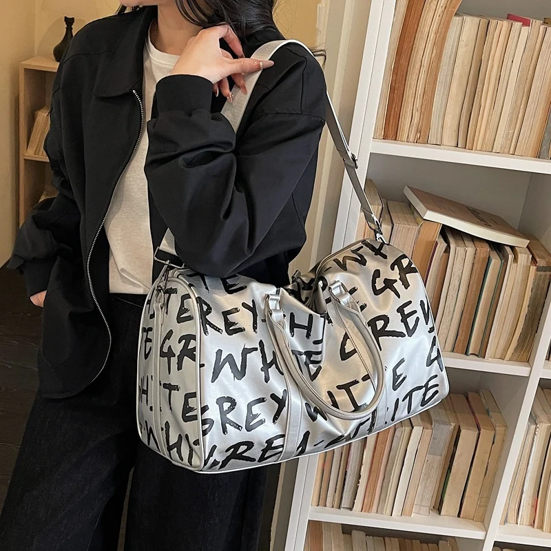 Stylischer Grafikdruck Duffelbag Karnz