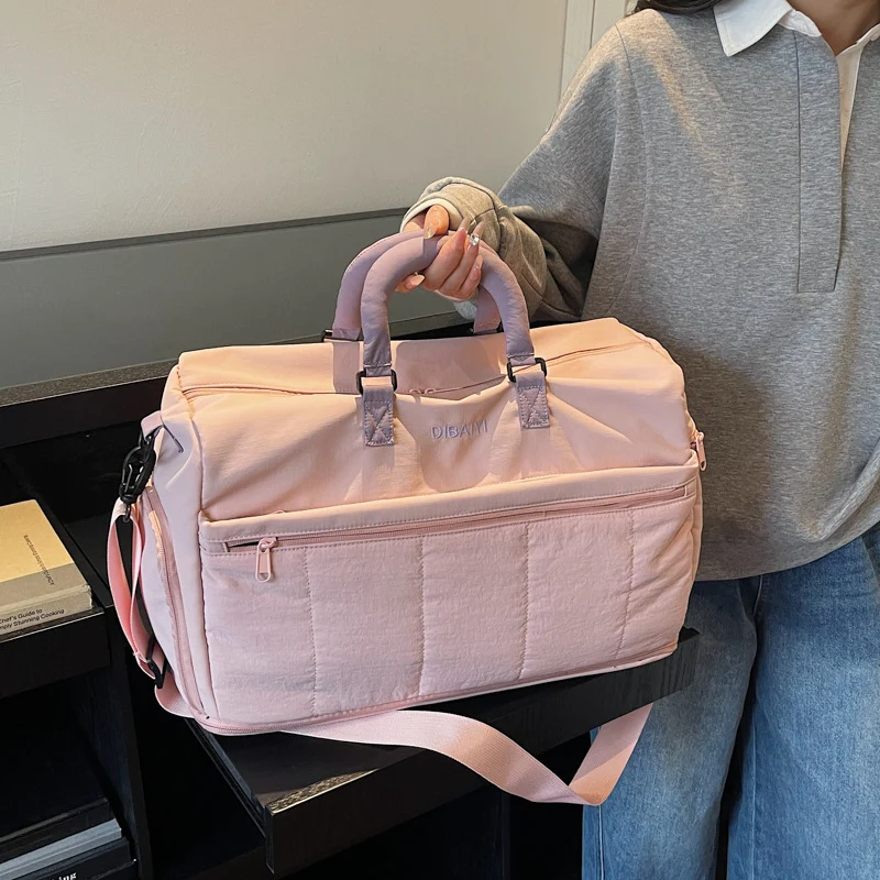 Stylische kompakte Reisetasche Karnz